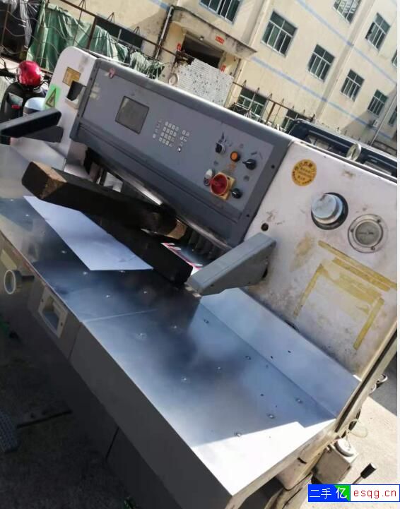 二手920对开电脑切纸机转让-1