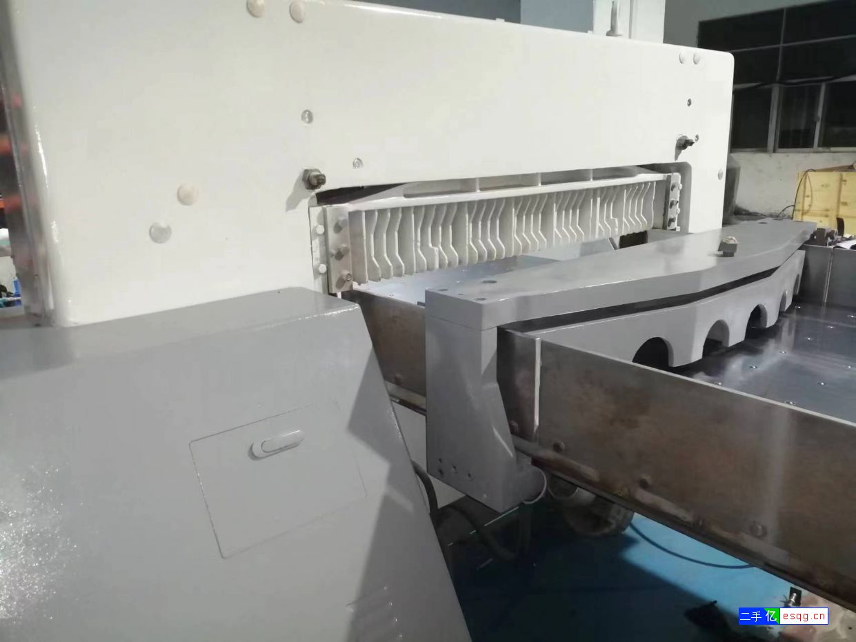 二手大鹏1300电脑切纸机出售-2