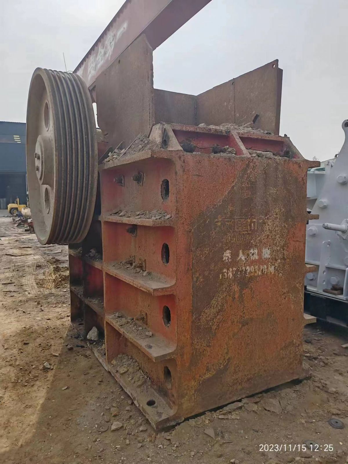 9成新750*1060二手颚式破碎机山东大通产-2