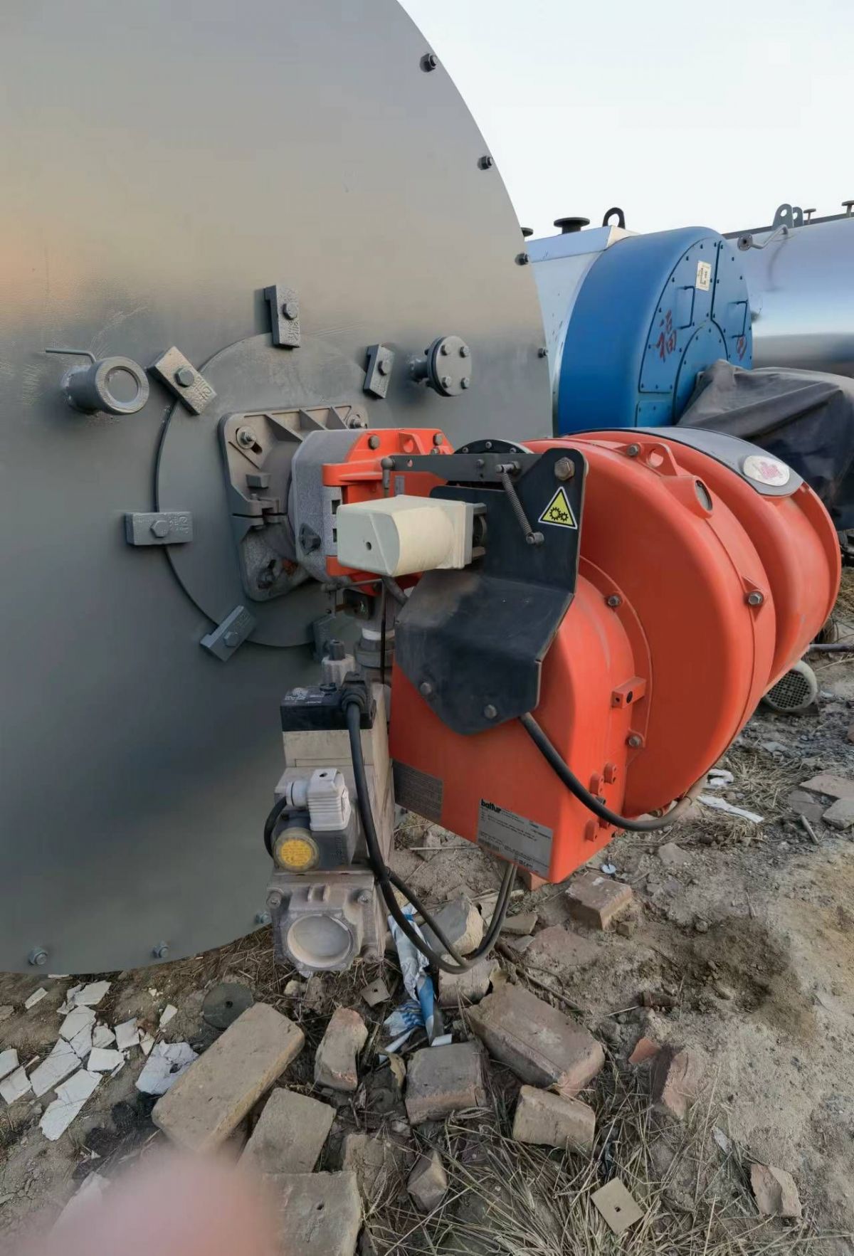 出售纯新两吨燃气燃油导热油锅炉-2