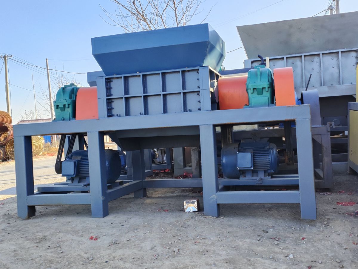 转让二手大型破碎机 二手卧式撕碎机-1