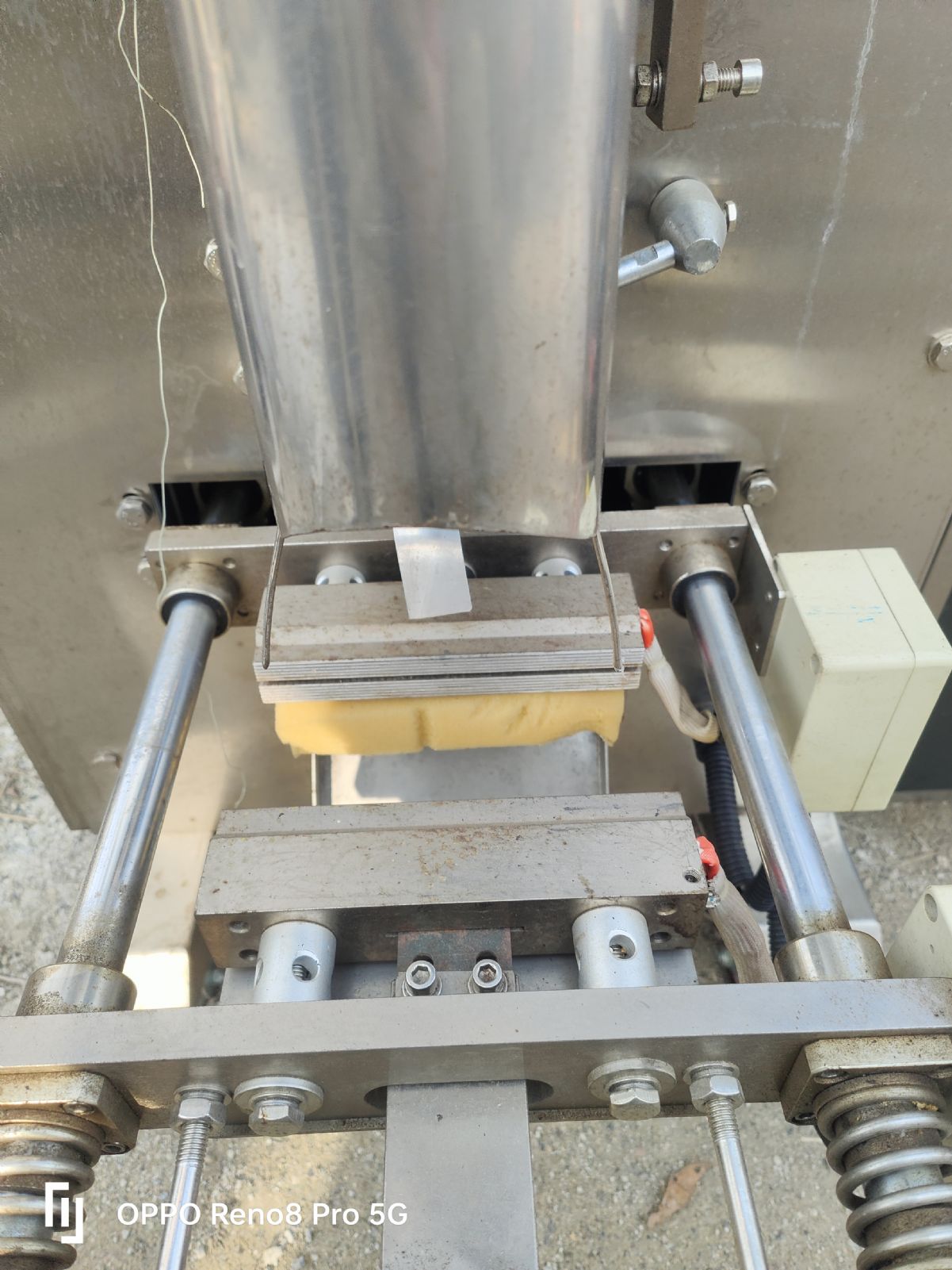 出售二手320型立式包装机，转盘立式背封自动包装机-1