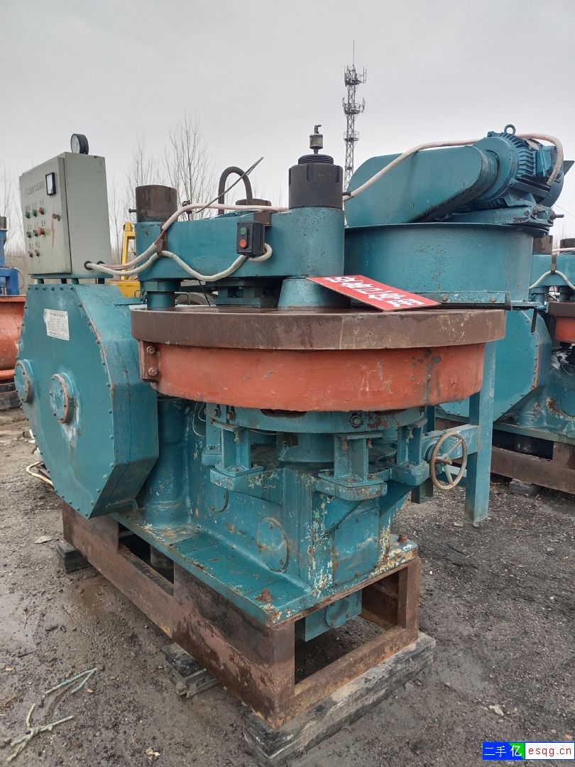 水泥免烧静压砖机两台-2