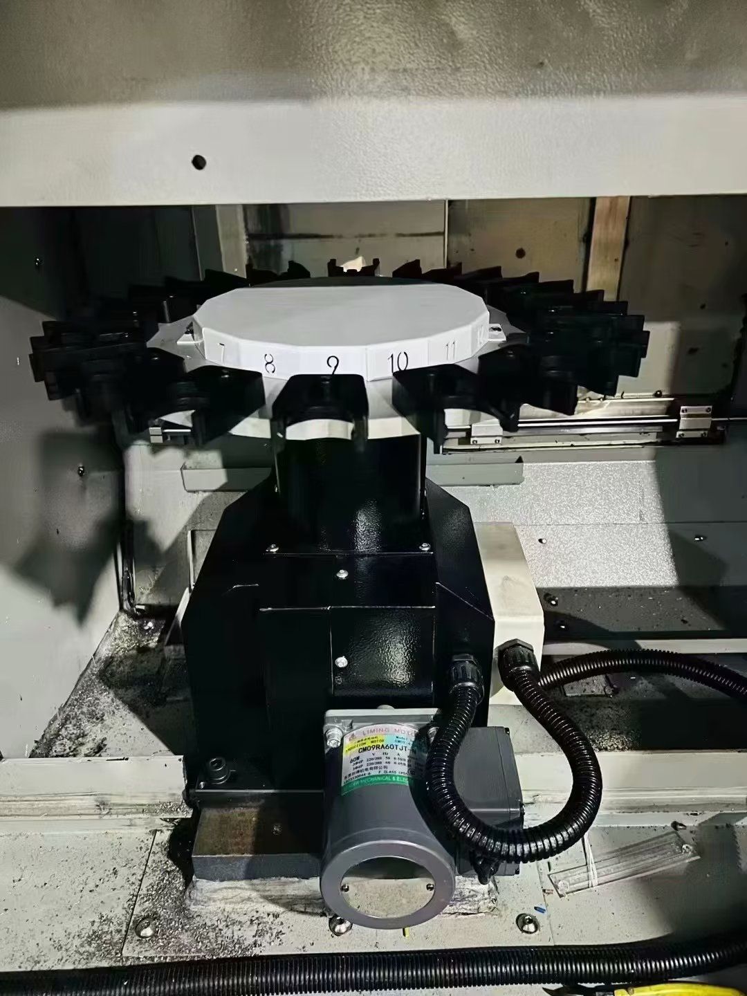 转让盛峰650精雕机三菱80系统配16T刀库-1