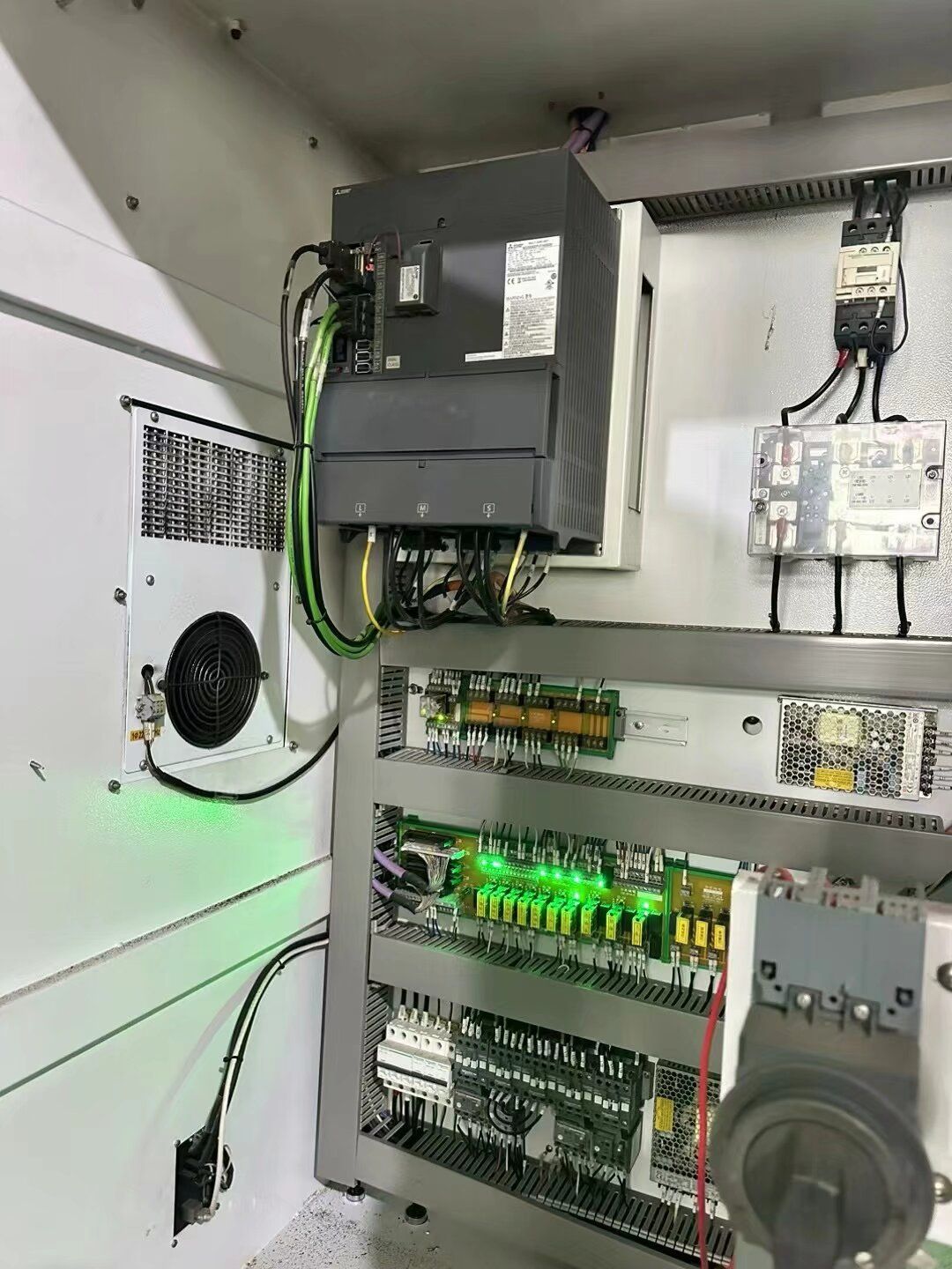 两台866重型线轨加工中心,三菱80系统,带刀库-1