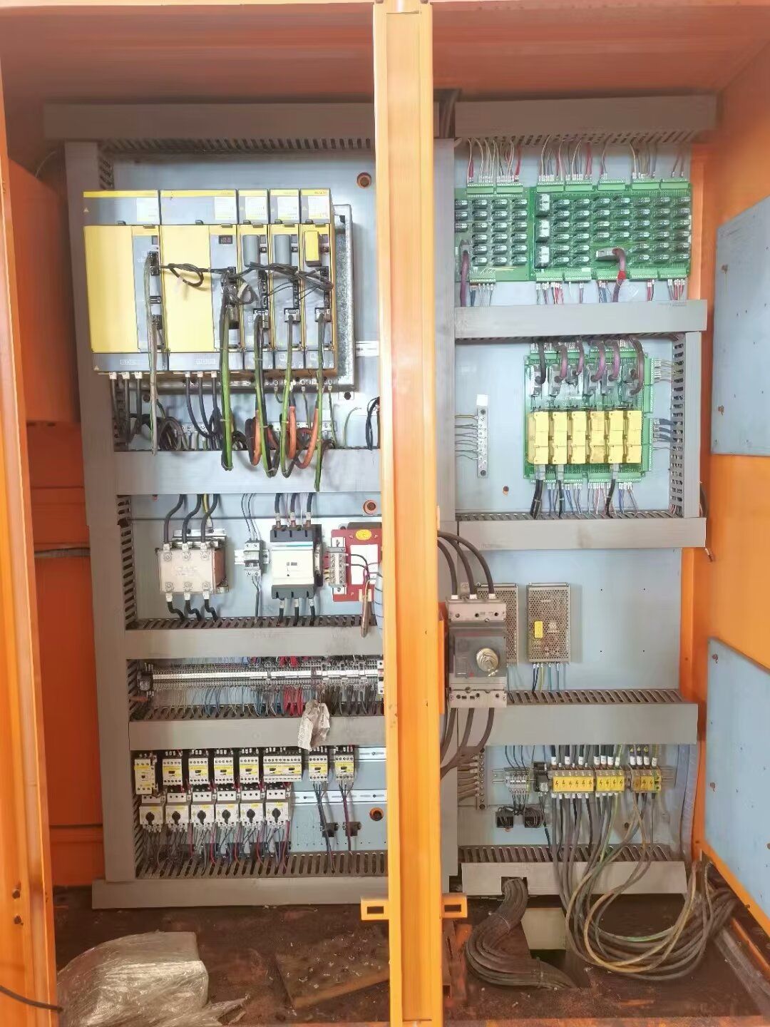 台湾大力630卧式双工位加工中心-1