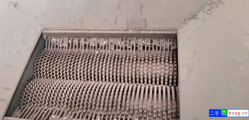 二手800塑料撕碎机转让-1