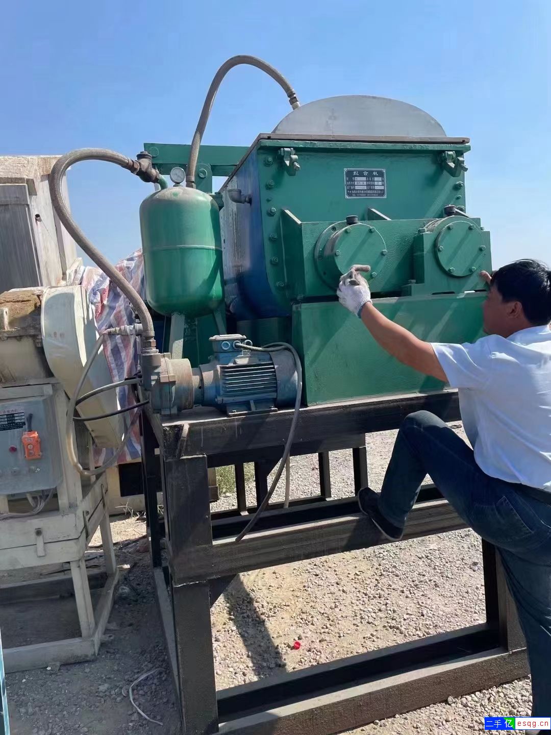 转让9成新二手捏合机三台-2