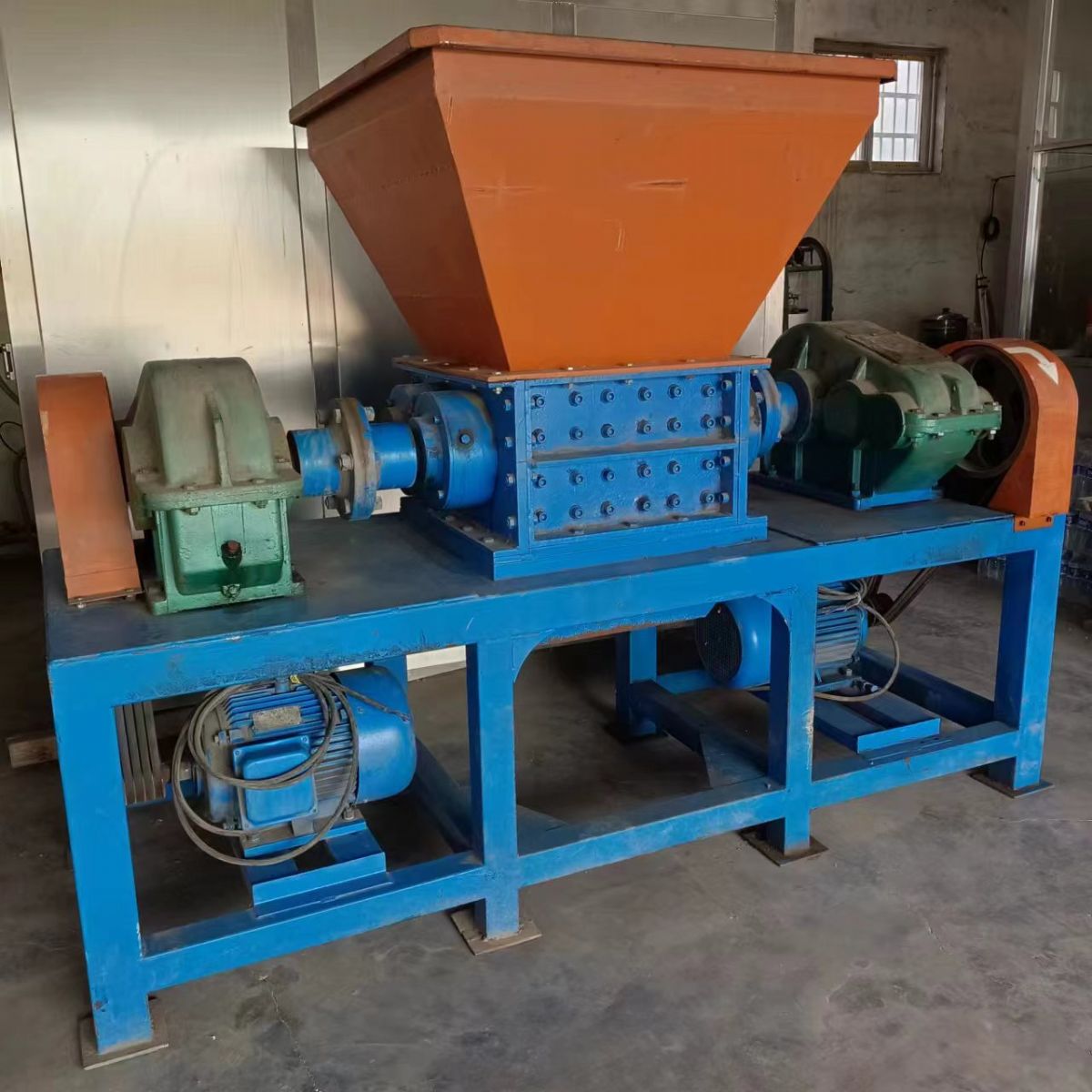 转让二手600型撕碎机一台-1