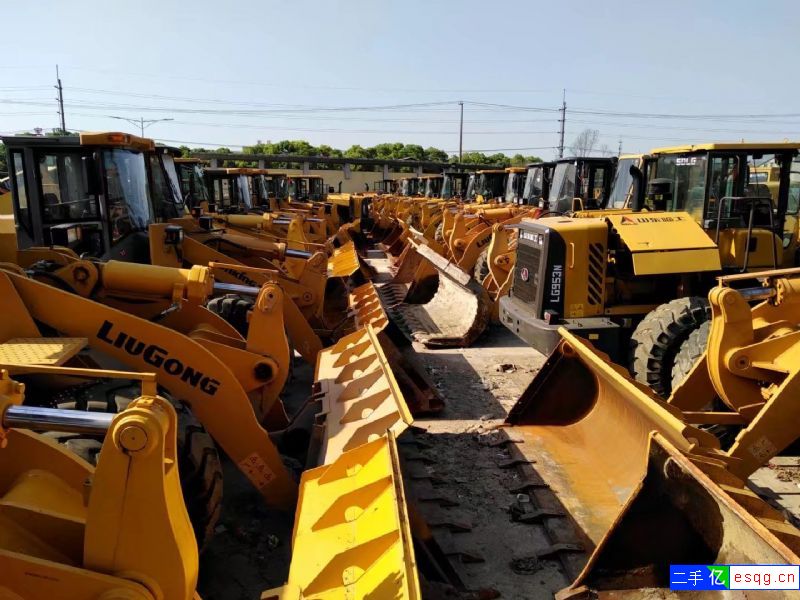 低价出售二手装载机,龙工柳工等二手50装载机-1