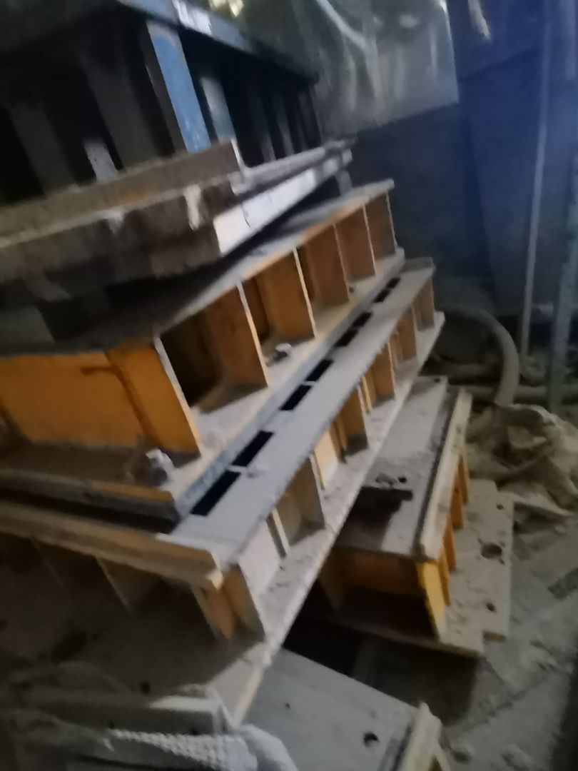 新实丰砖机 砖机 pvc托板 砖厂转让-1