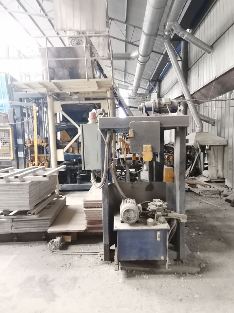 新实丰B3机 砖机 pvc托板 砖厂转让 路沿石砖-2