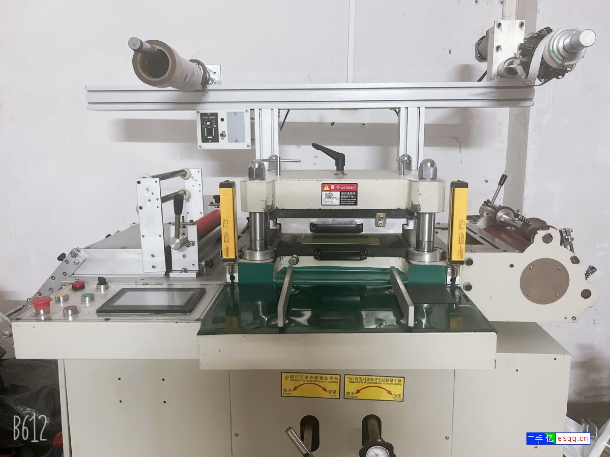 双伺服350高速模切机-2