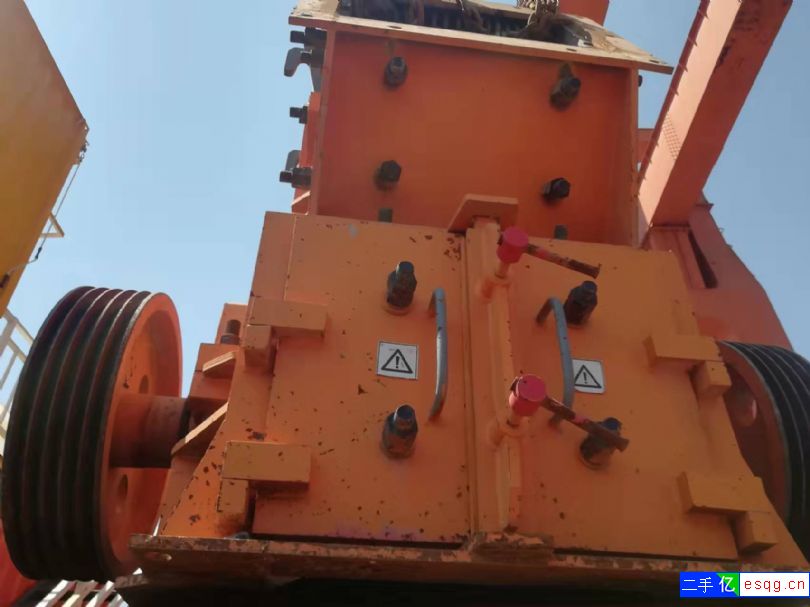 二手石子生产线石料破碎机制砂机整套处理中-1