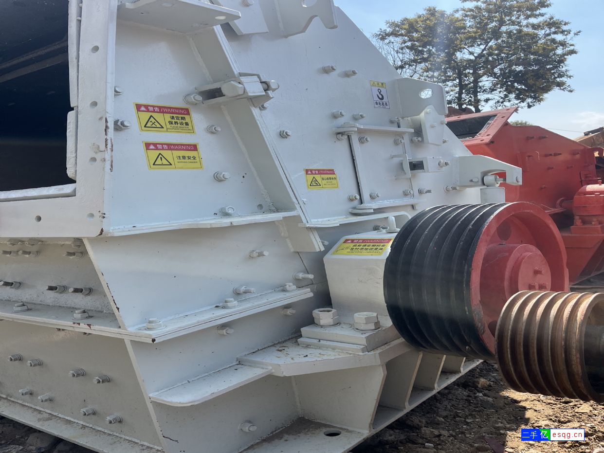 二手大口径强力反击式破碎机时产250吨石子生产线处-2