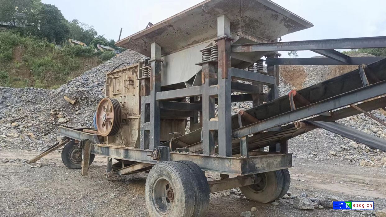 二手轮式移动破碎站58鄂破带箱破时产80吨石子生产-3