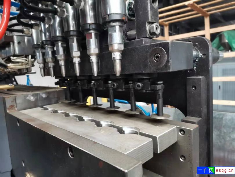 1149九九成新同大HT3L双工位6模头70吹塑机-2