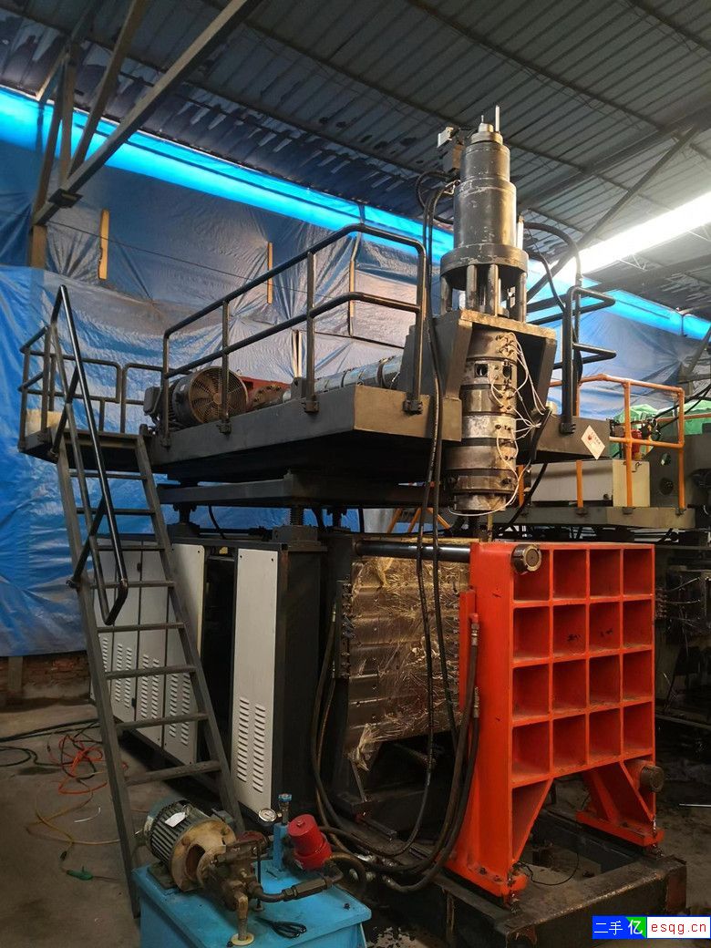 出售1166九九成新张家港良华LHB-80N吹塑机-2