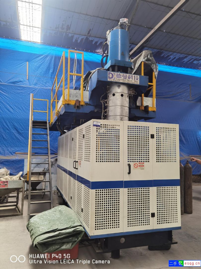 出售九九成新1181同大TDB-250A吹塑机-2