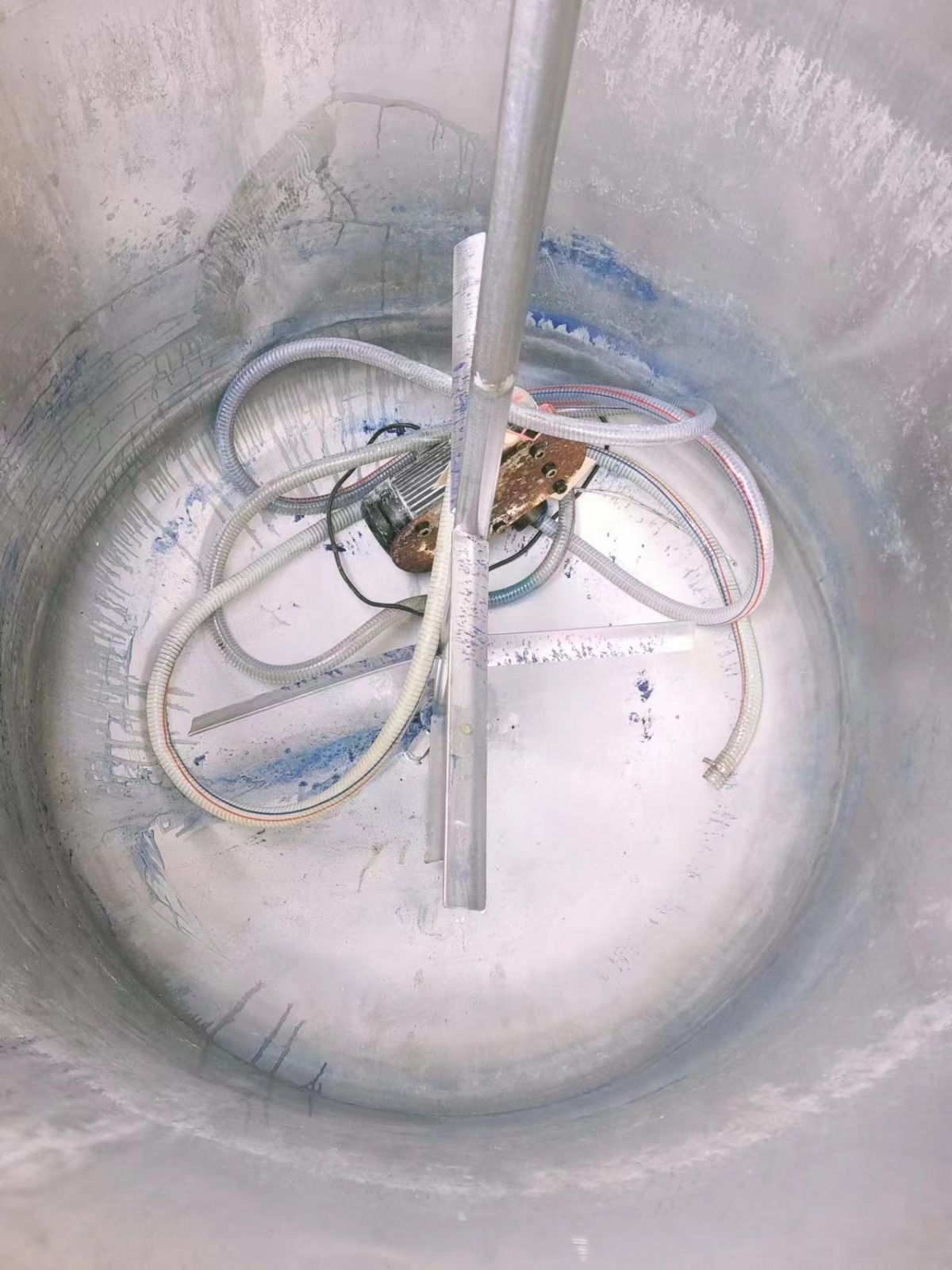 处理一台2吨电加热双层搅拌罐变频调速-1