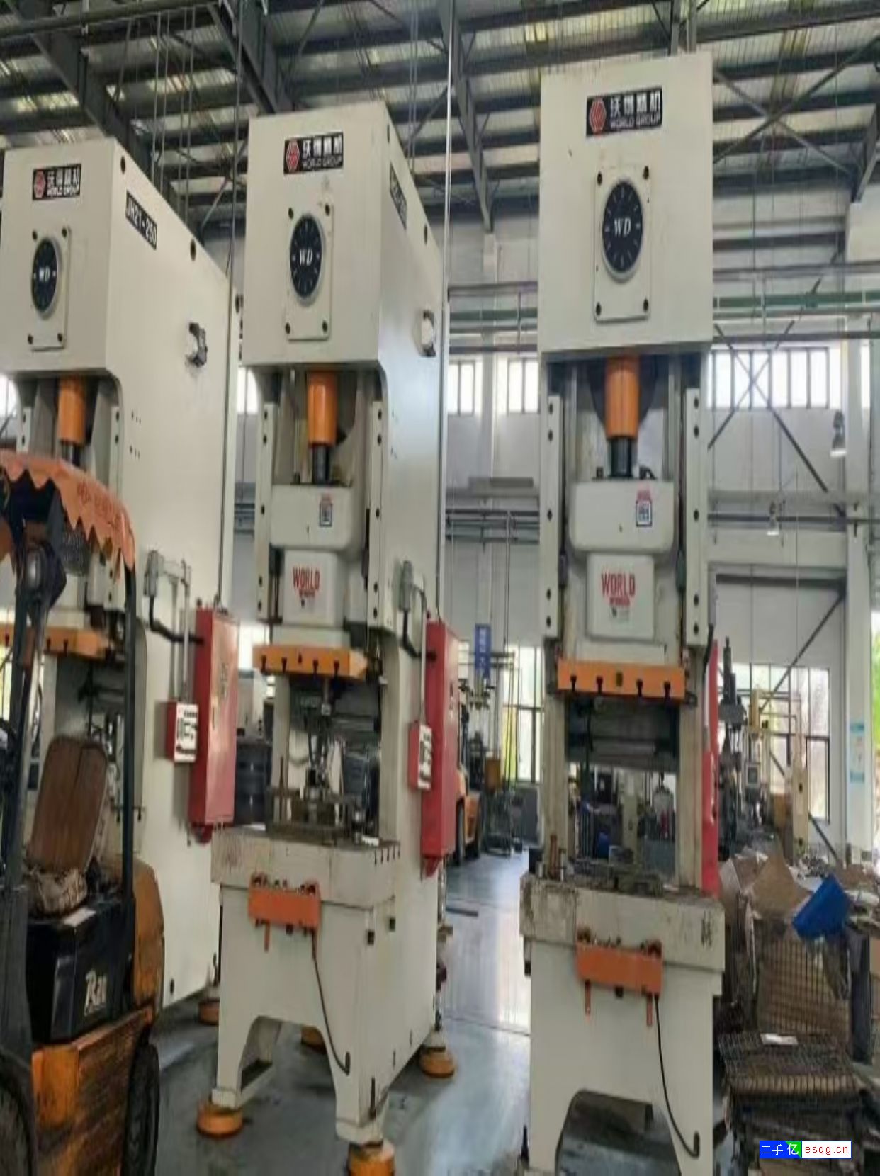 南通产四柱油压机多台出售-2