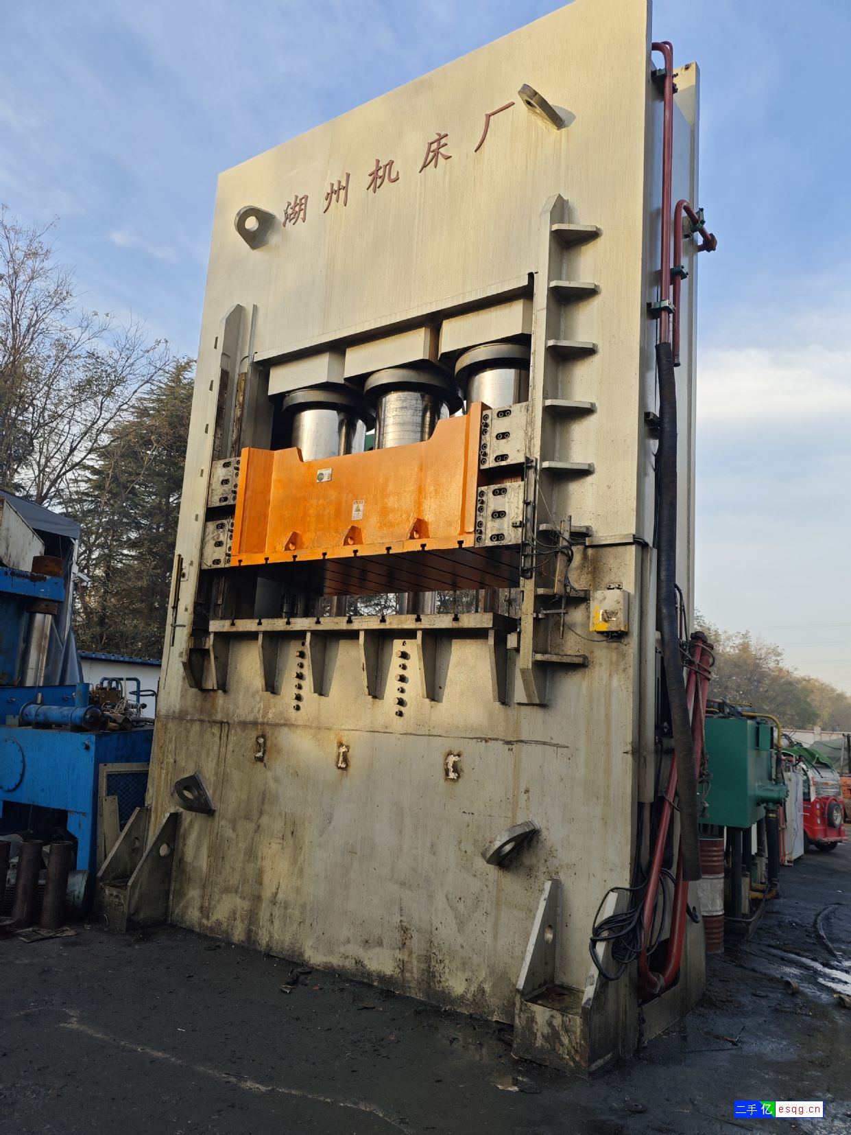 湖州产3000吨框架式油压机出售-2