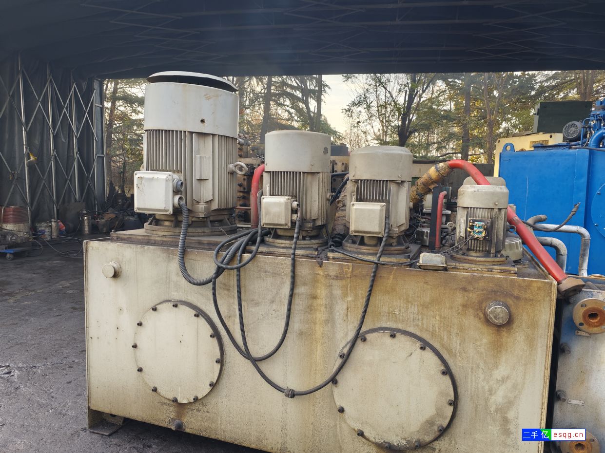 湖州产3000吨框架式油压机出售-1