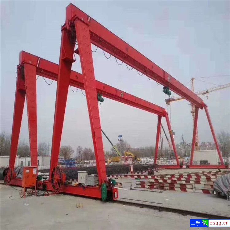 出售二手起重机,卷扬机式二手龙门吊,20吨单梁起重-1