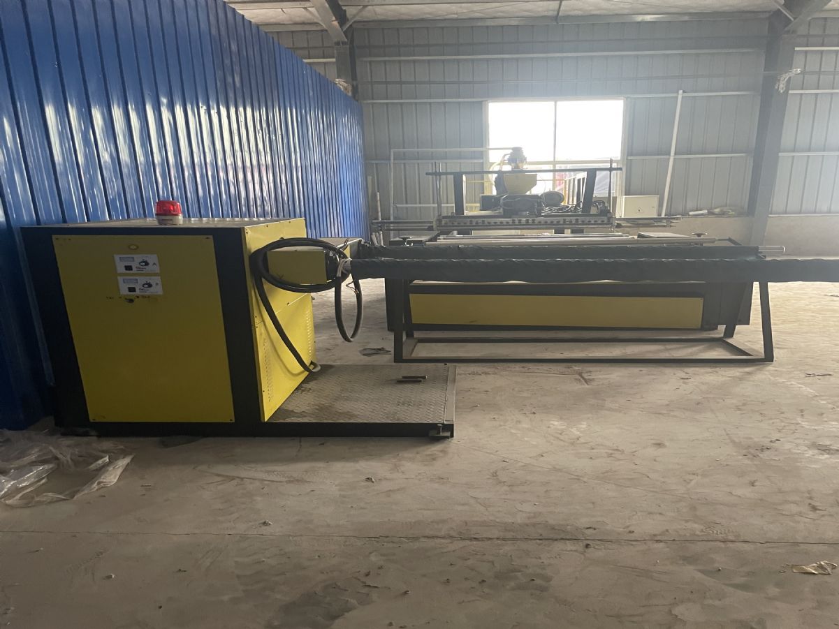 转让1.6米以上九九新气泡膜机及复合机-1