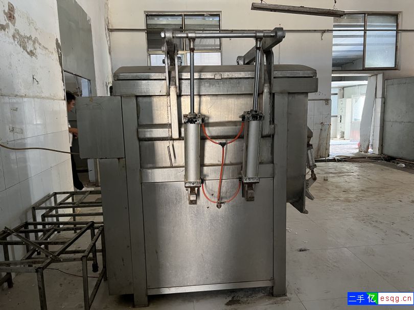 低价转让1200真空拌馅机,诸城产-2