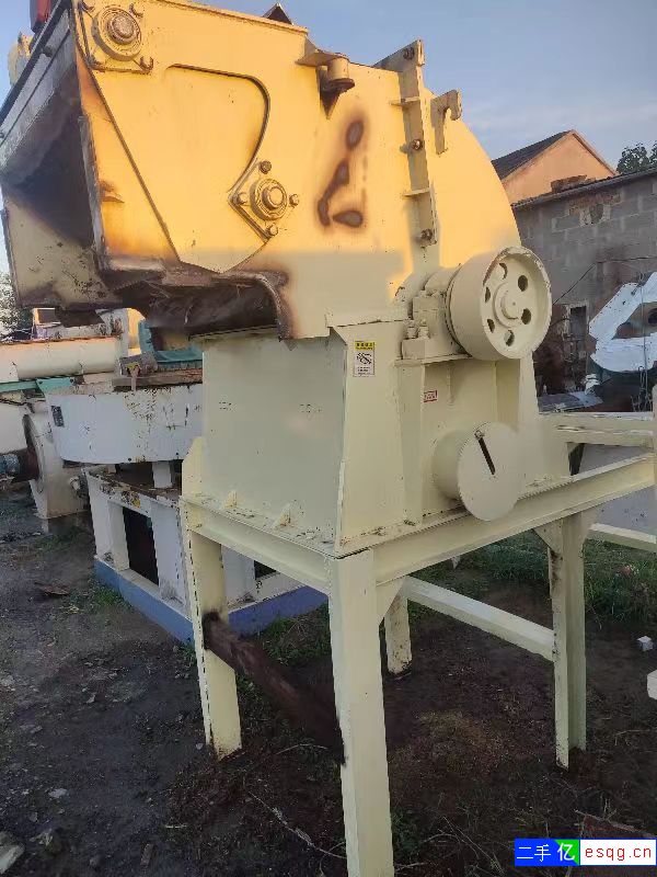 处置二手饲料粉碎机、大型一台-1