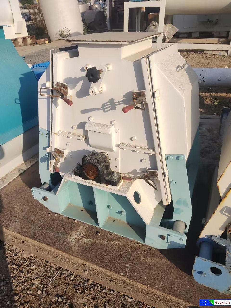 二手粉碎机 处置饲料粉碎机一台-1