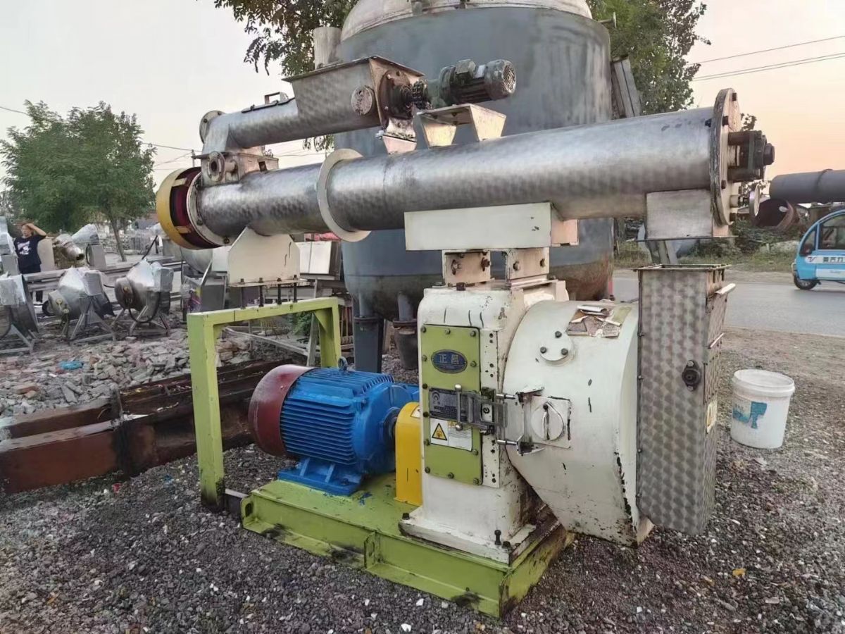 出售二手生物质颗粒机，信誉保证-1