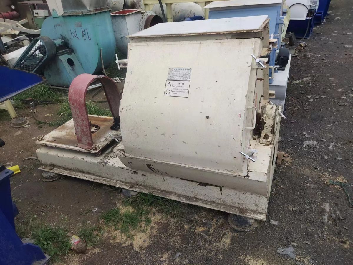 出售一台河北天太72孔压块机-1