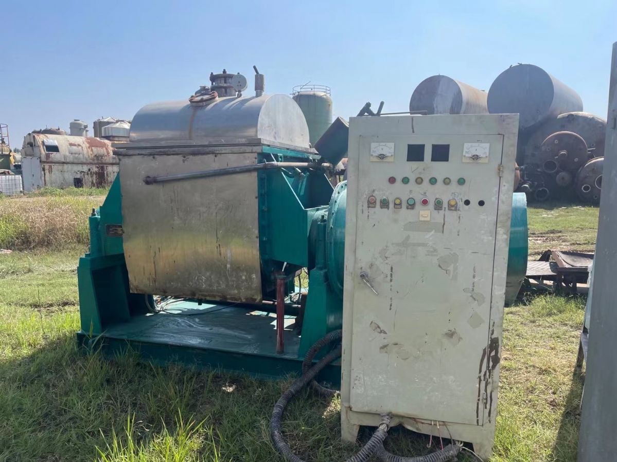 转让9成新二手真空捏合机两台-2