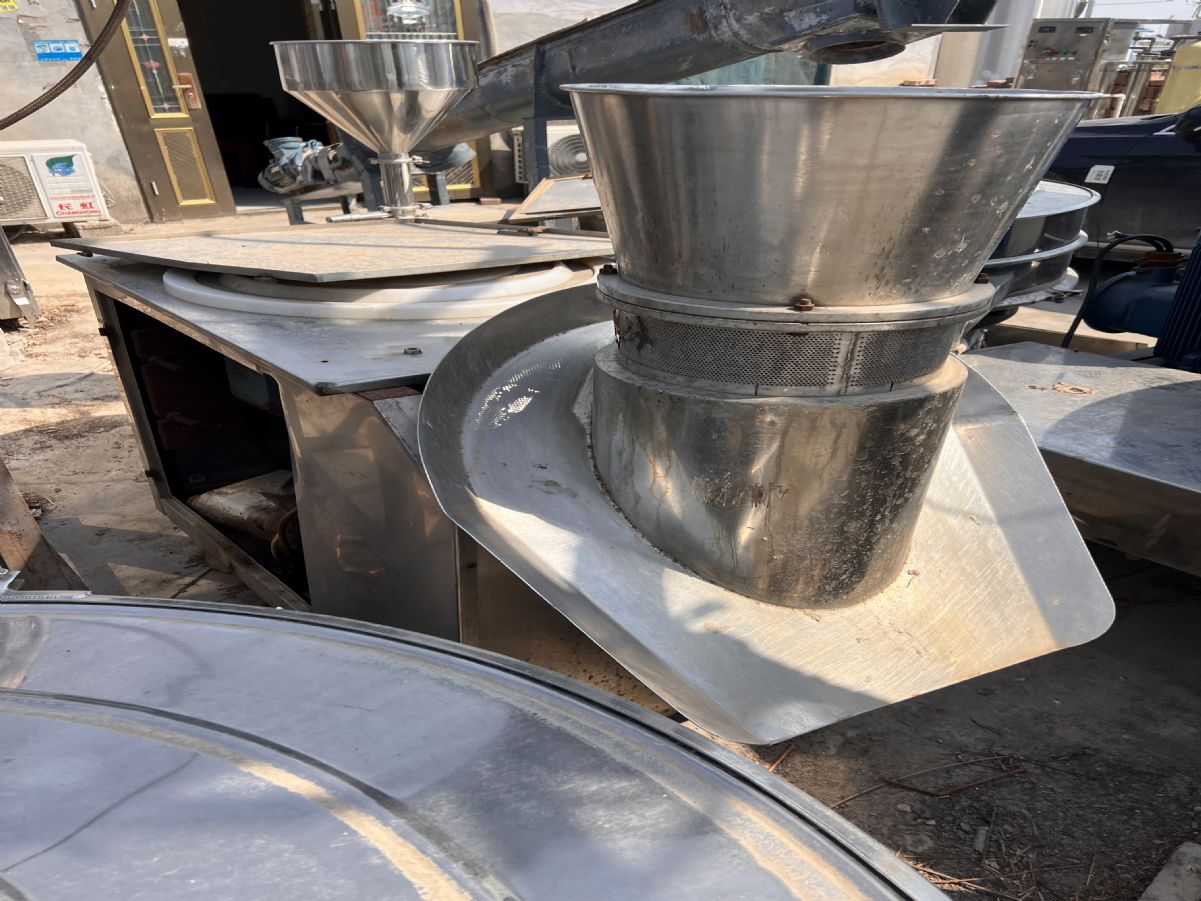 转让9成新旋转制粒机一台-1