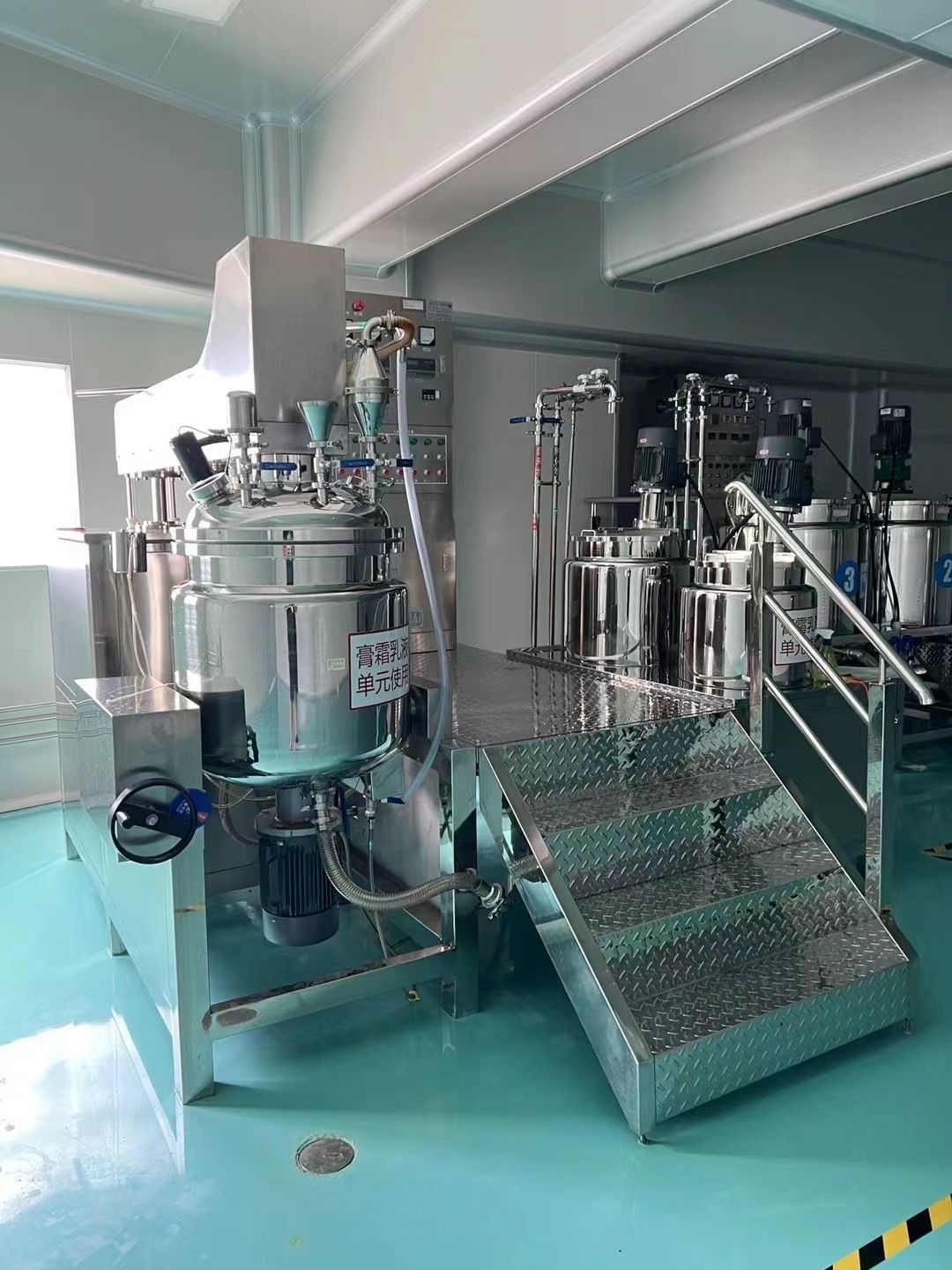 转让100L二手乳化机 200L真空乳化罐多台-1