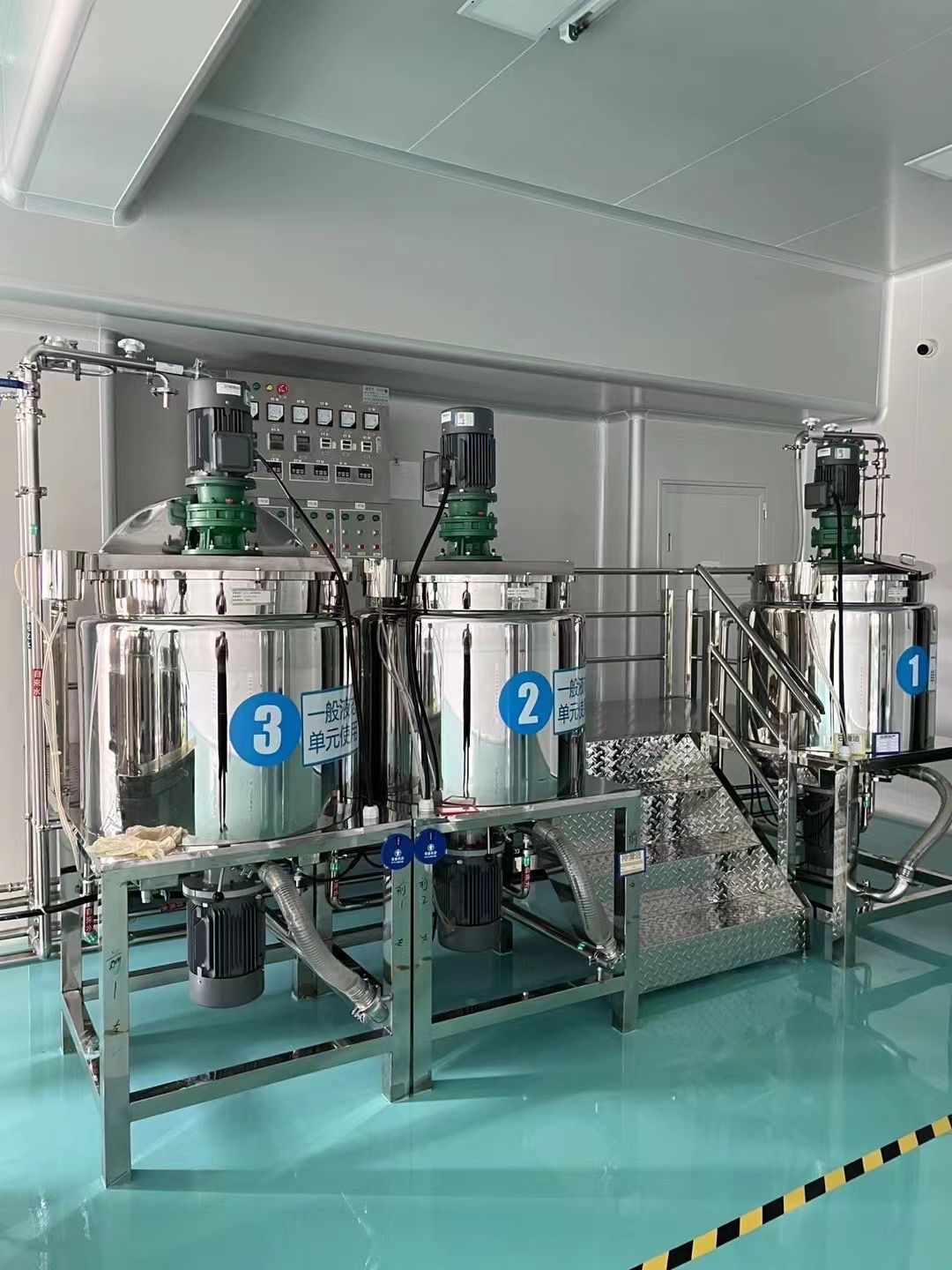 转让100L二手乳化机 200L真空乳化罐多台-2