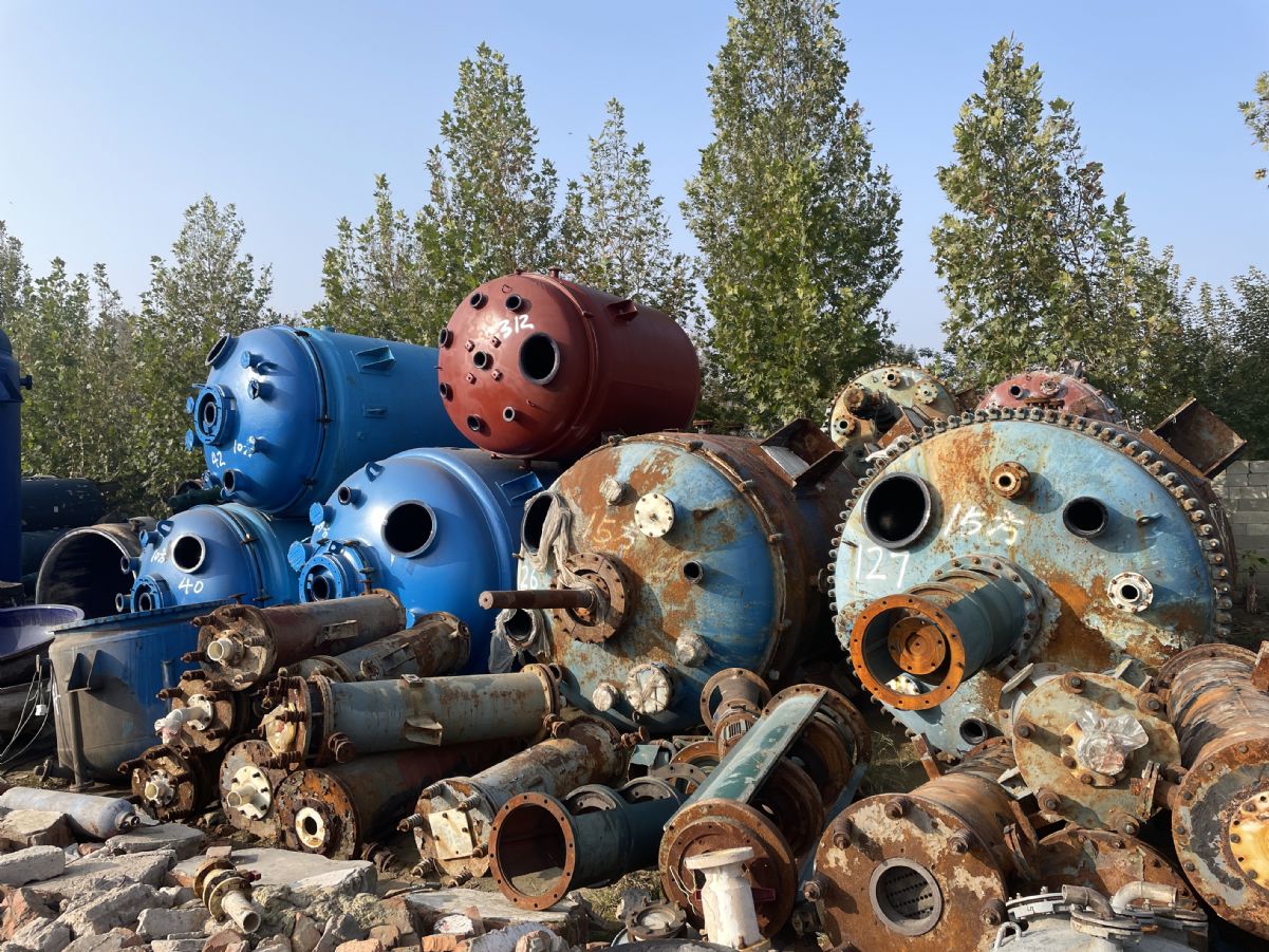 二手杨阳搪瓷反应釜多台，化工厂使用-2