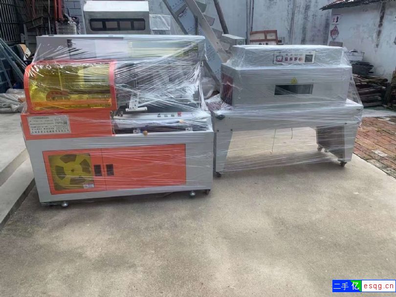 转让二手餐具包装机 两台590型枕式包装机-1