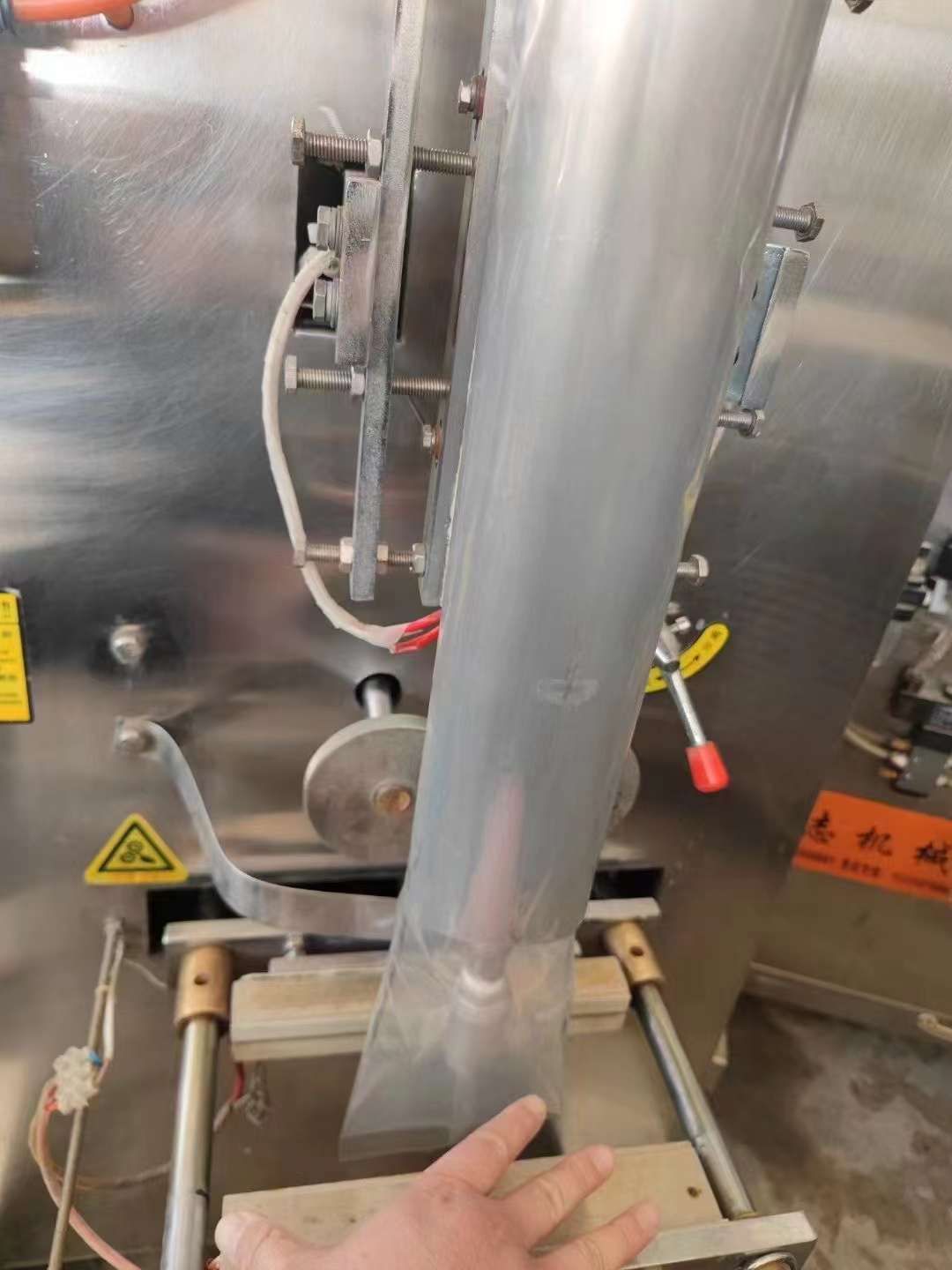 转让二手液体包装机 一台420型*灌装1公斤液体包-2