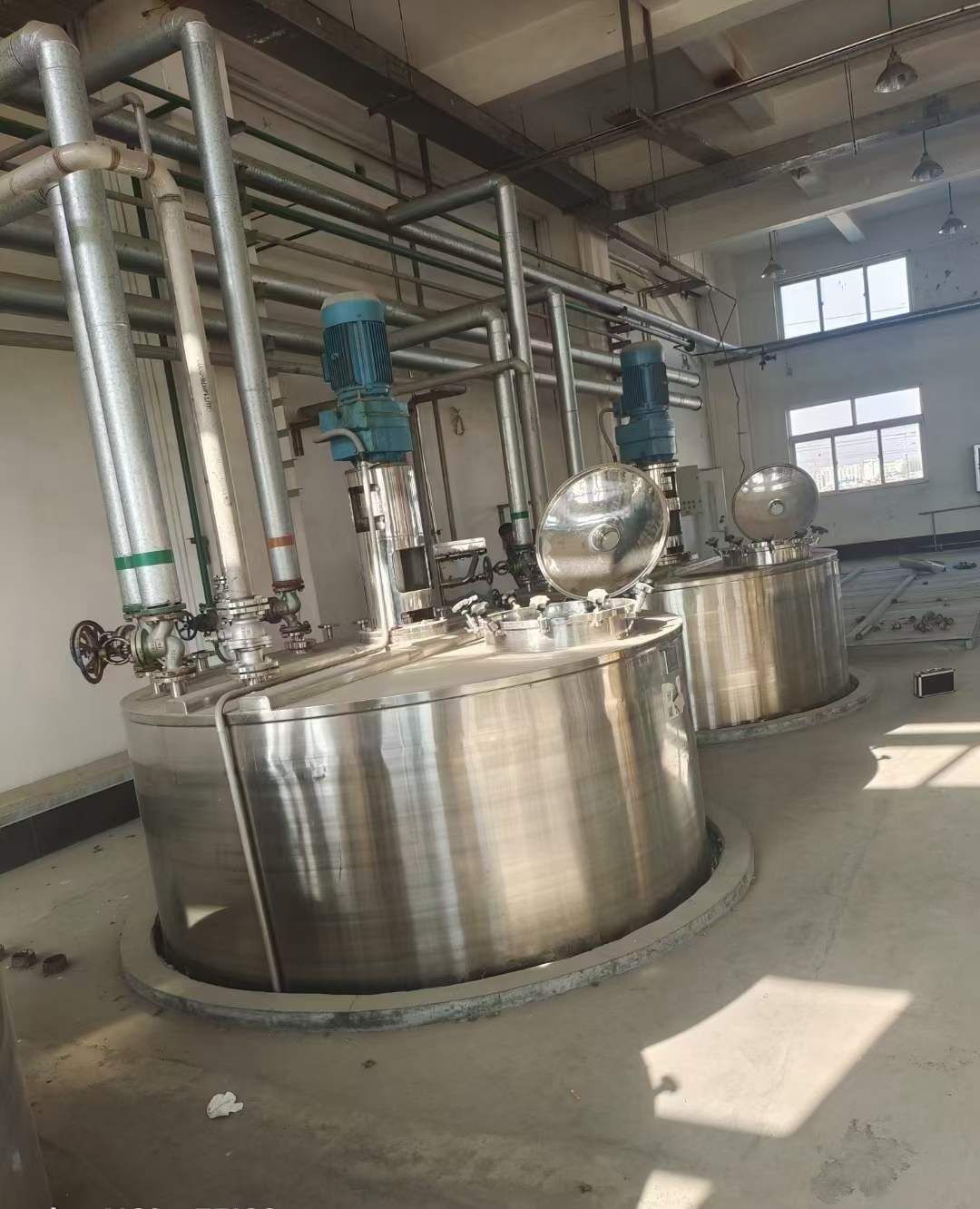 转让二手不锈钢搅拌罐 两台容积25立方内盘管下椎体-2