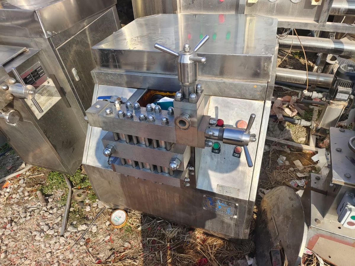转让二手高压均质机 两台流量500h25公斤-40-1