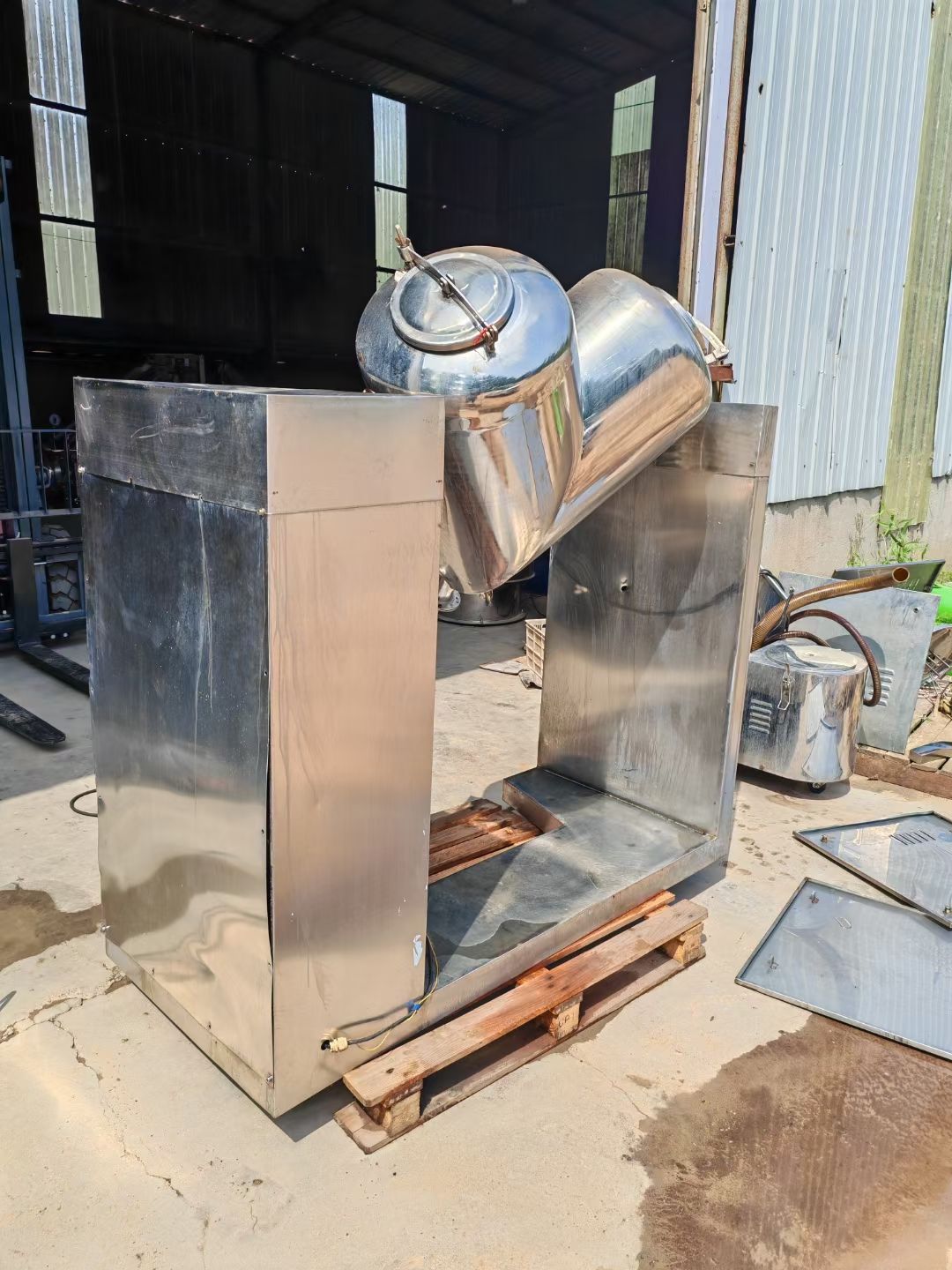 转让二手V型混合机 一台容积200L全不锈钢高效V-2