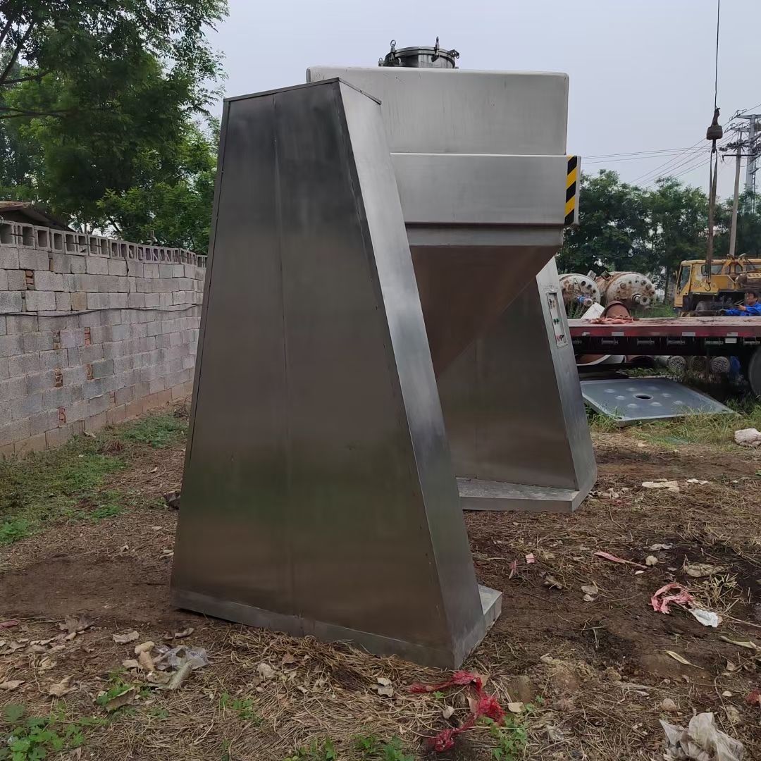 转让二手方锥混合机 一台容积2500L全不锈钢方锥-1