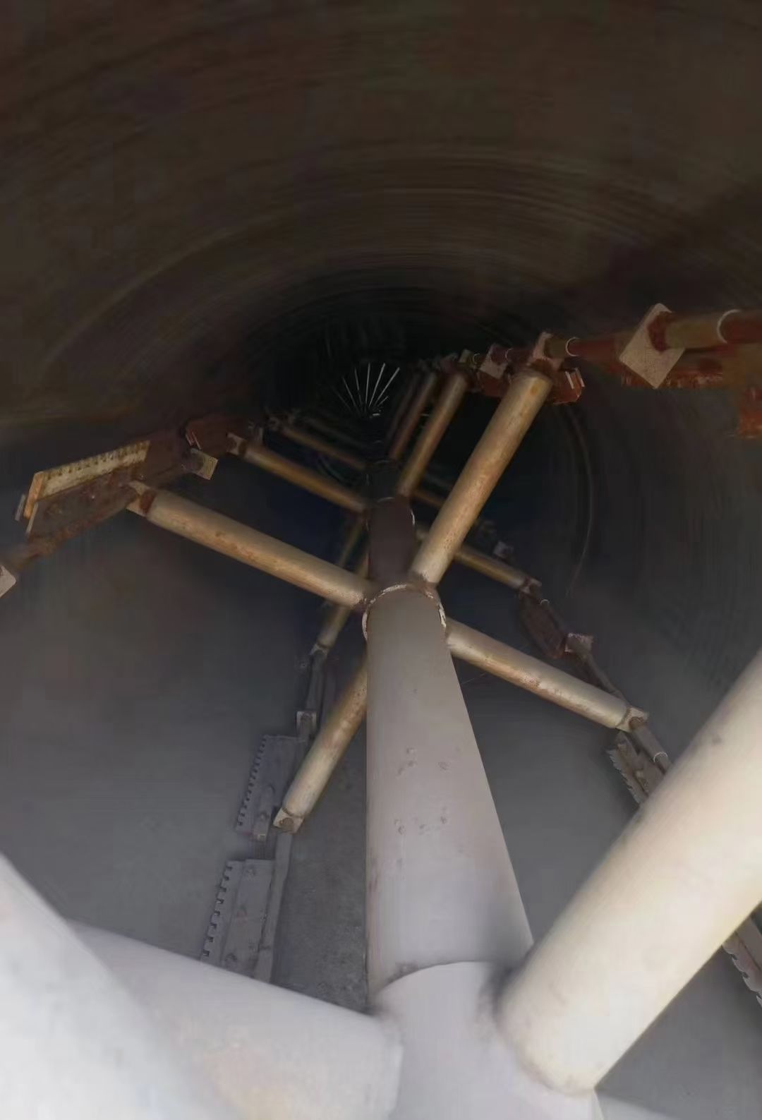 转让二手薄膜蒸发器 四台15平方无锡力马产2205-2