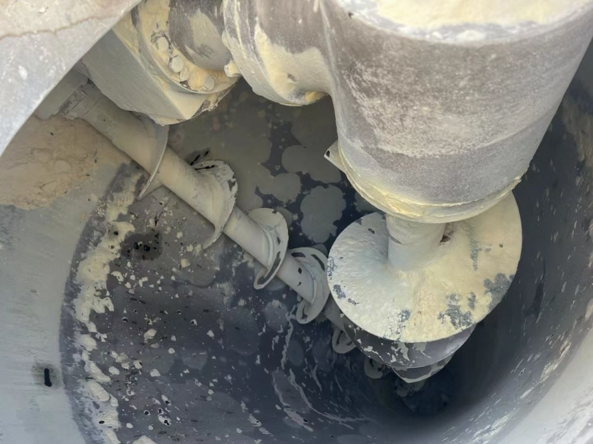 转让二手锥形混合机 容积2立方上海双龙产双螺旋锥形-2