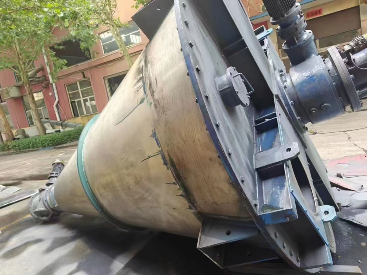 转让二手锥形混合机 六台容积8立方上海双龙产三螺旋-1