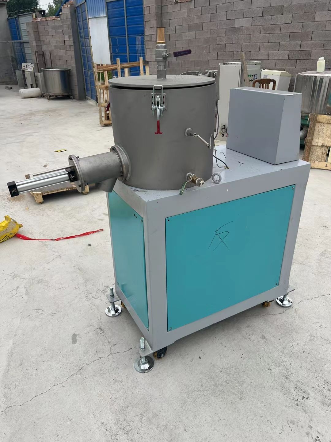 转让二手高速混合机 一台容积25升实验型立式高速混-1