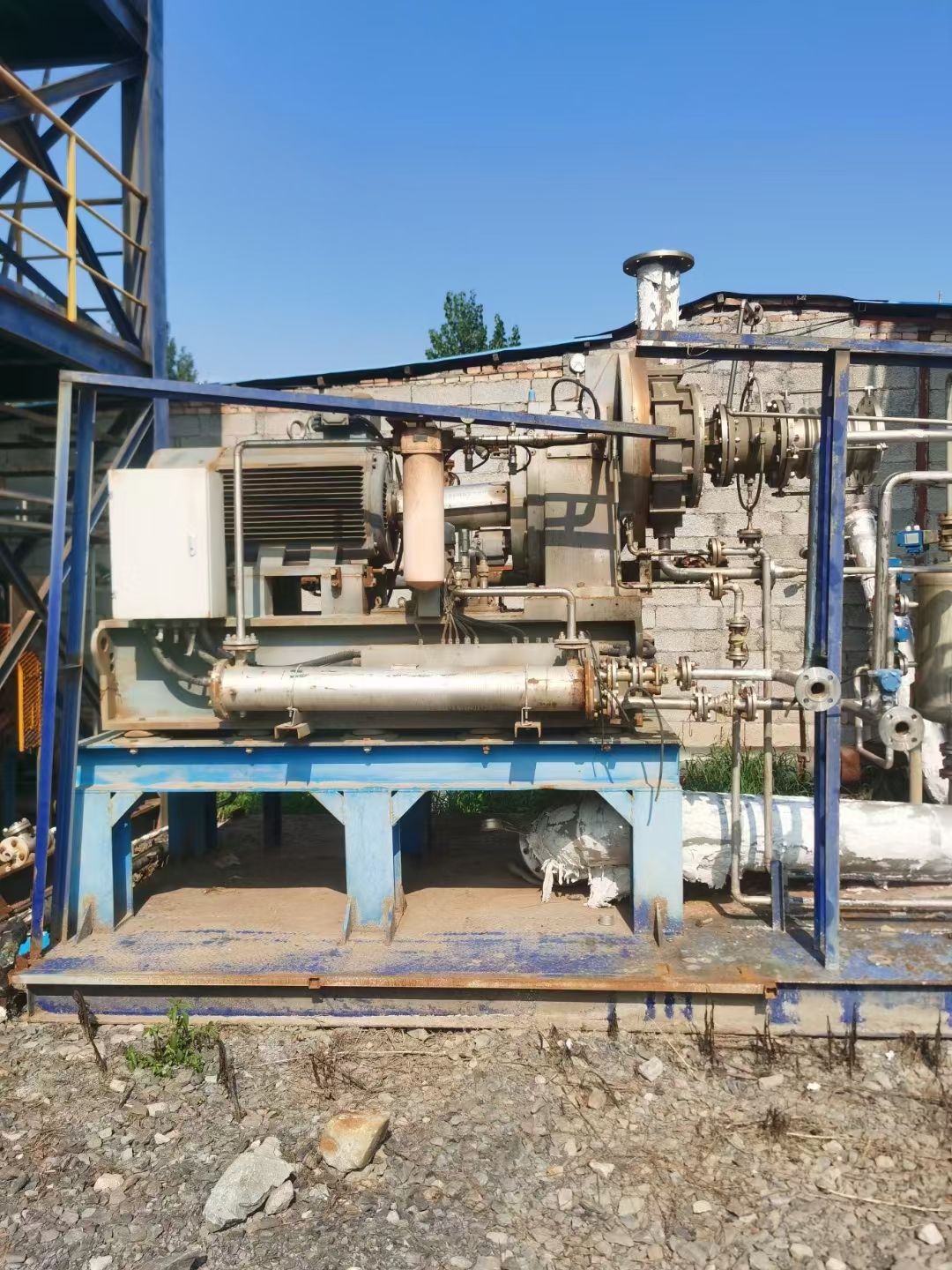 转让二手MVR蒸发器 一套处理量2吨材质钛材撬装式-2